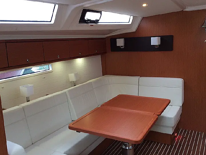 Bavaria Cruiser 56 - 