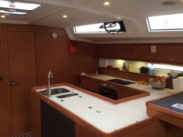 Bavaria Cruiser 56 - 