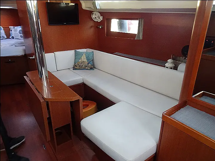 Oceanis 41.1 - Interior