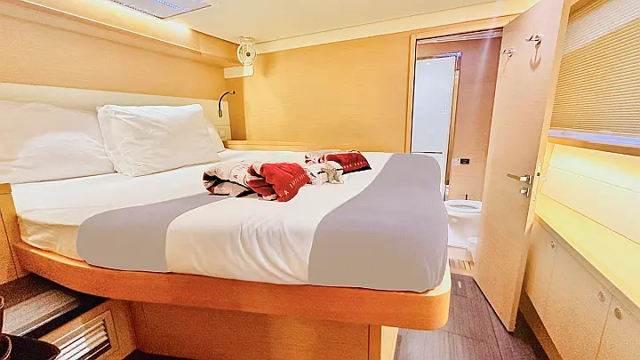 LAGOON 52F - CABINS