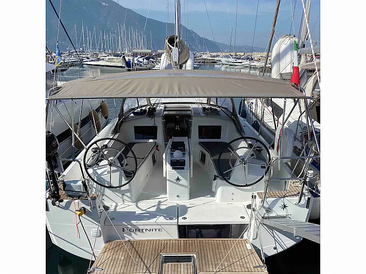 Sun Odyssey 410 - External image