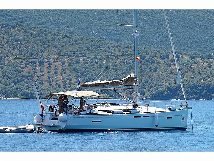 Sun Odyssey 419 - External image