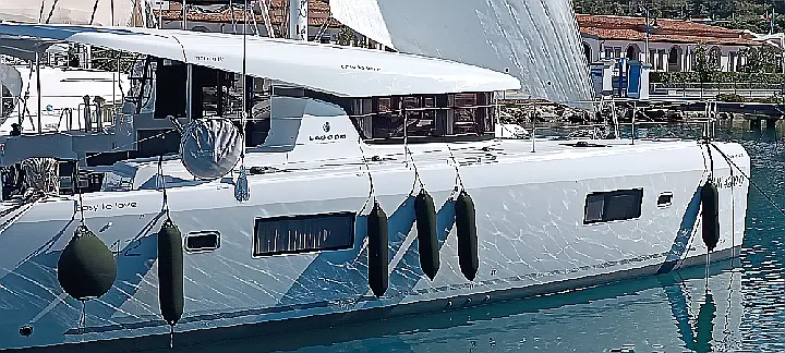 Lagoon 42 - 