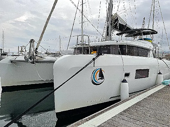 Lagoon 42