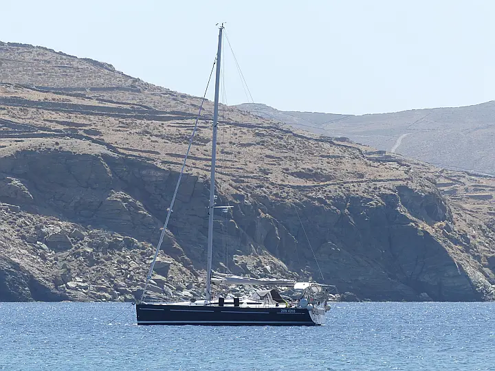 Elan 450 (cabin) - External image