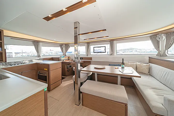 Lagoon 46 A/C & GEN & WM - 