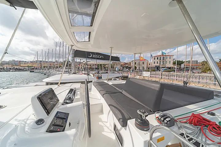 Lagoon 46 A/C & GEN & WM - 
