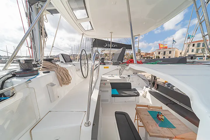 Lagoon 46 A/C & GEN & WM - 