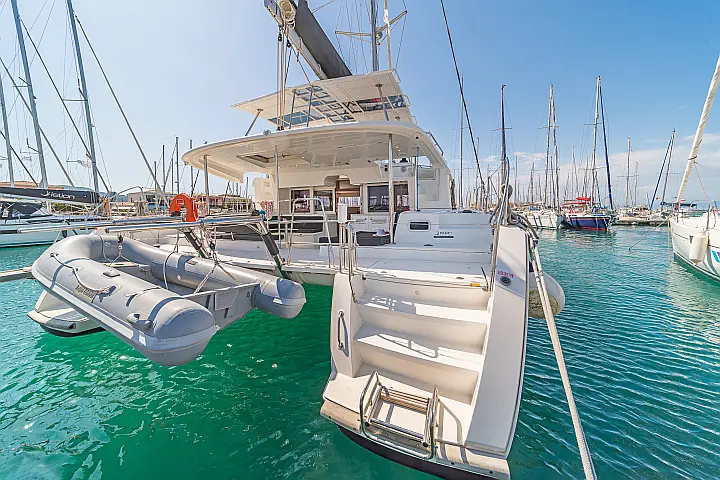 Lagoon 450  Fly A/C & GEN & WM - 