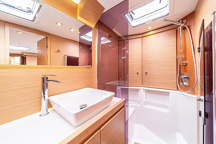 Dufour 63 Exclusive - 