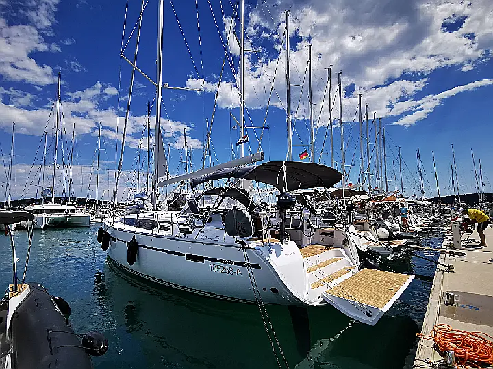 Bavaria Cruiser 51  - 