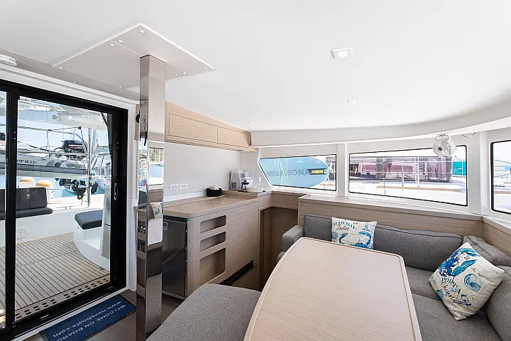 Lagoon 42 - 
