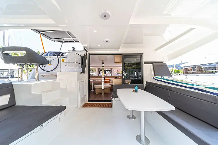 Lagoon 42 - 