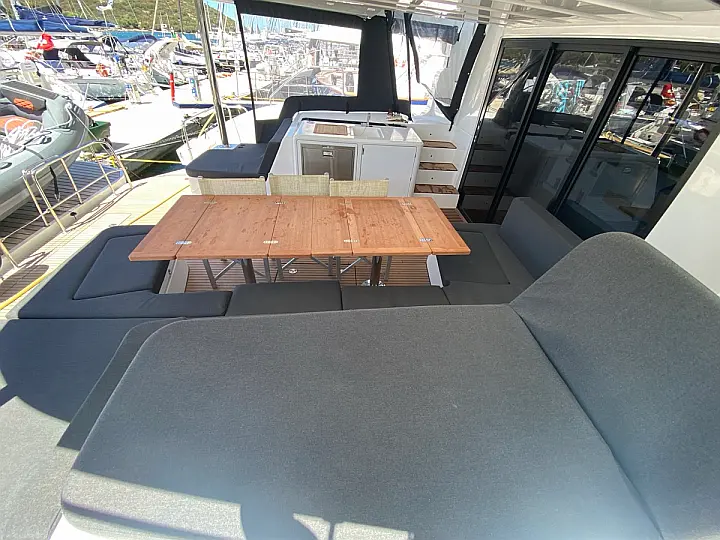 Lagoon 55 (5 cab) - 