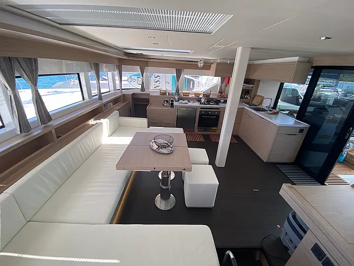 Lagoon 55 (5 cab) - 