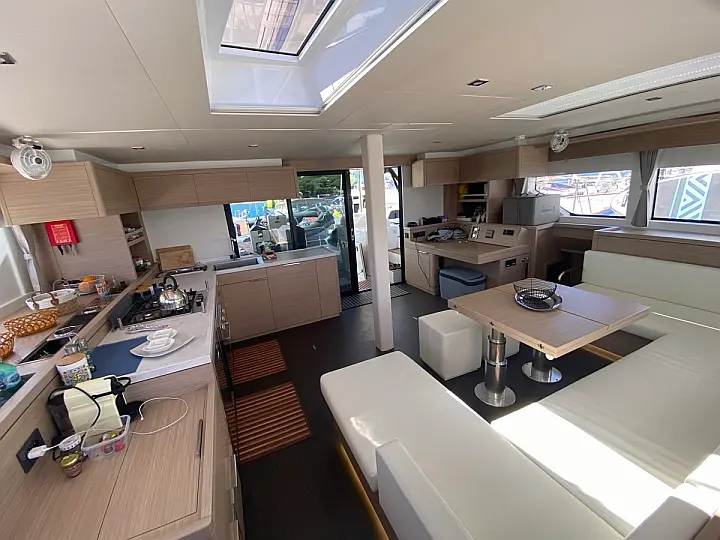 Lagoon 55 (5 cab) - 