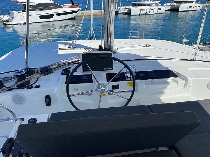 Lagoon 46 - 