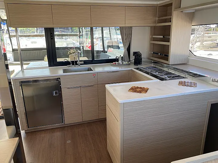 Lagoon 46 - 