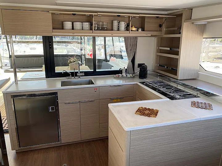 Lagoon 46 - 