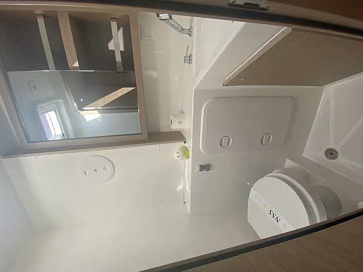 Lagoon 42 - 
