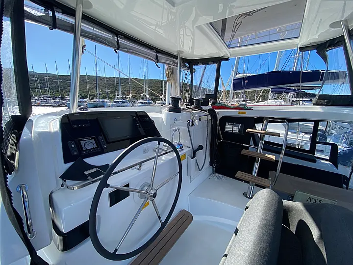 Lagoon 42 - 