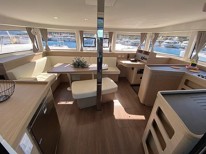 Lagoon 42 - 