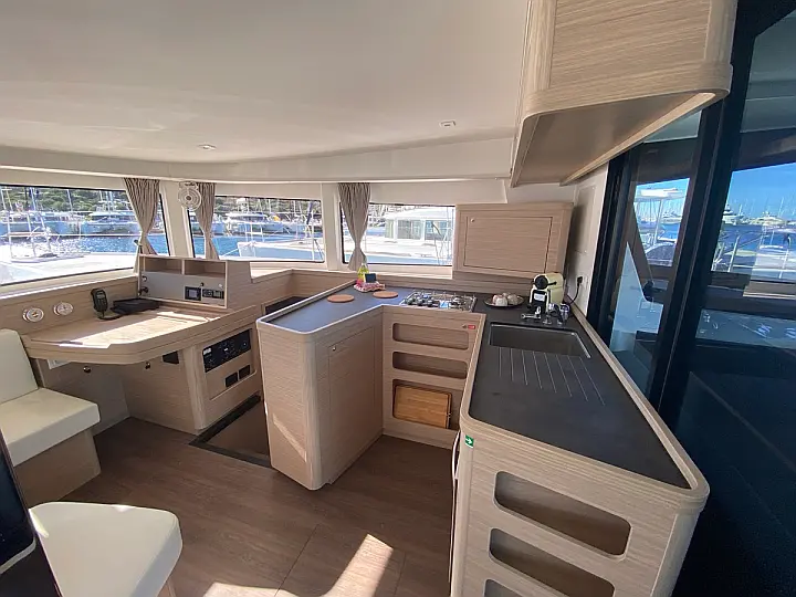 Lagoon 42 - 