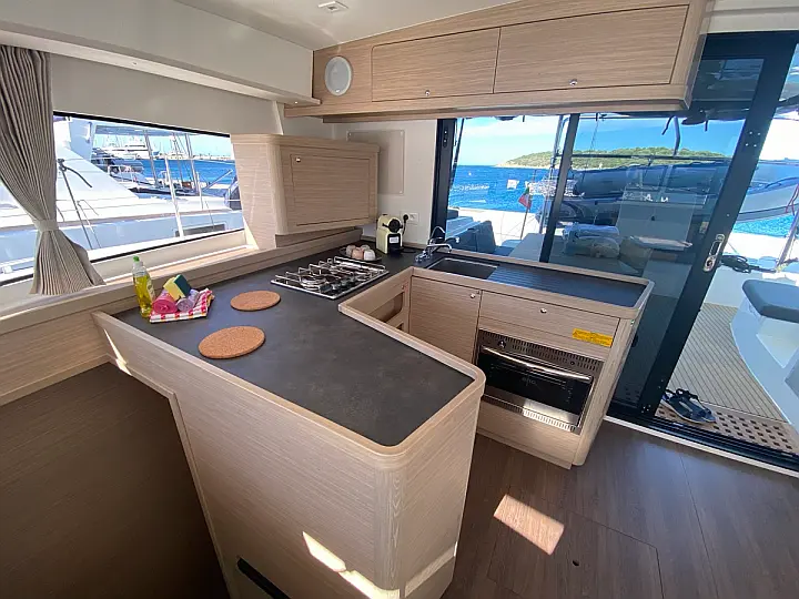 Lagoon 42 - 