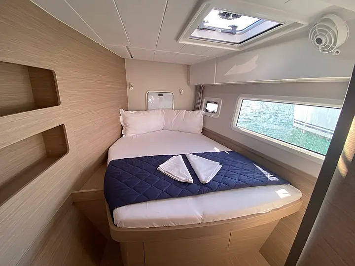 Lagoon 42 - 