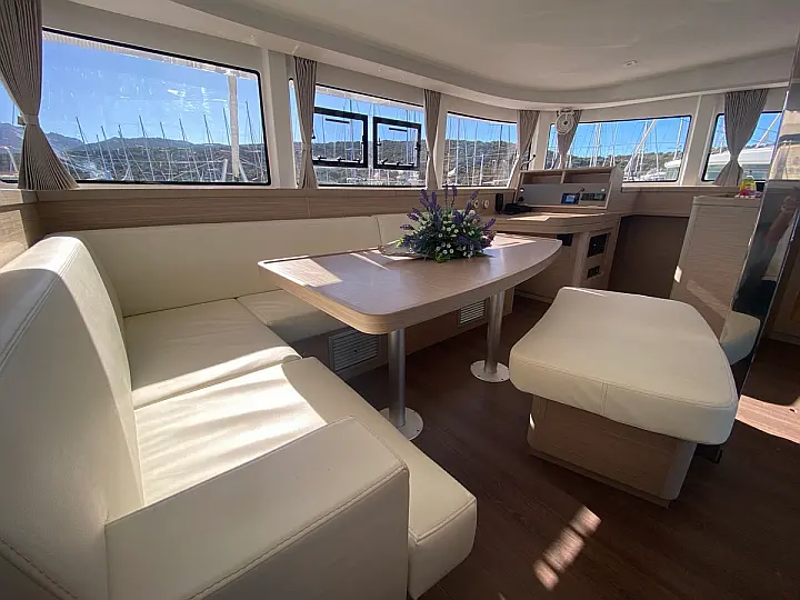 Lagoon 42 - 