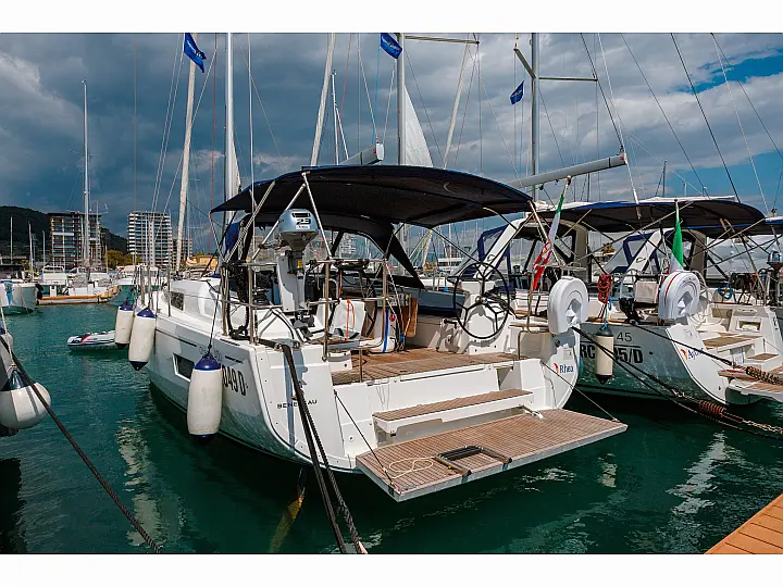 Oceanis 40.1 - External image