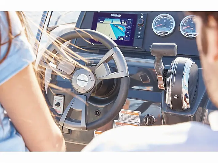Quicksilver 605 Activ Open - Internal image