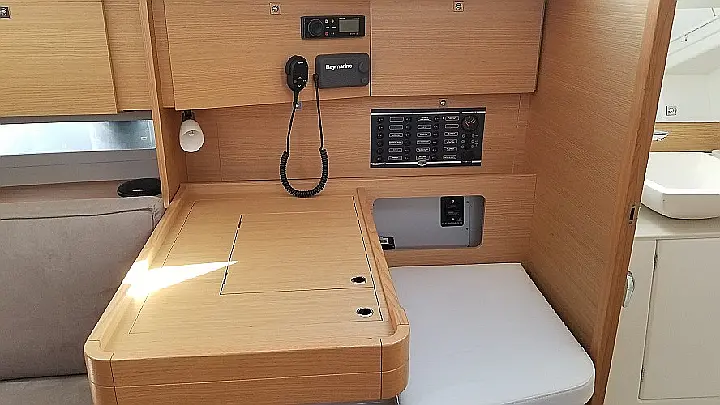 Dufour 360 2 Cabin - 