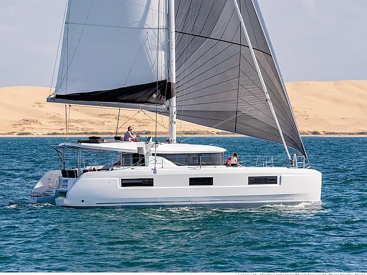 Lagoon 46 - External image