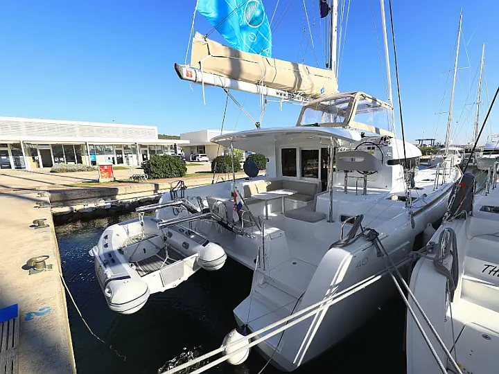 Lagoon 40 - External image