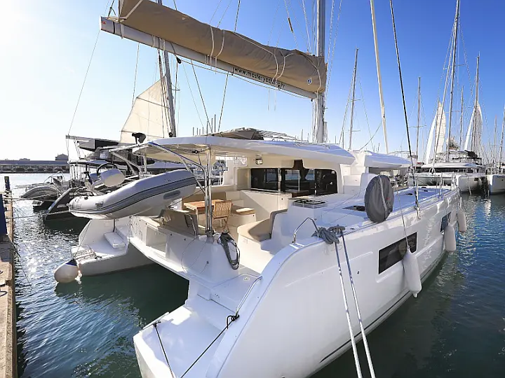 Lagoon 46  - External image