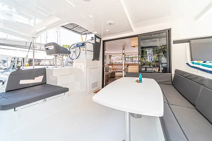 Lagoon 42 A/C & GEN & WM - 