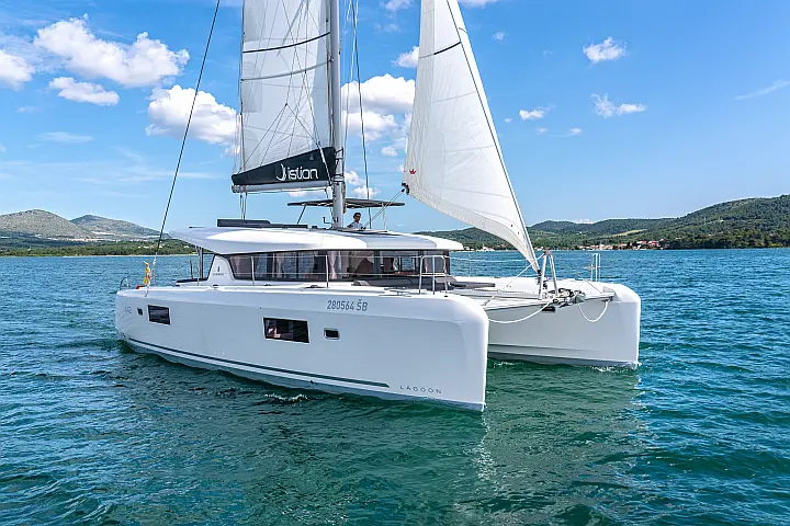 Lagoon 42 A/C & GEN & WM - 