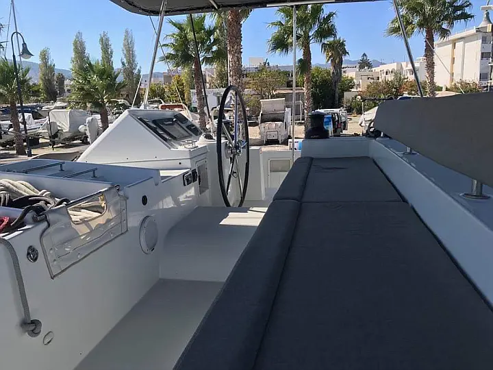 Lagoon 450 Flybridge - 