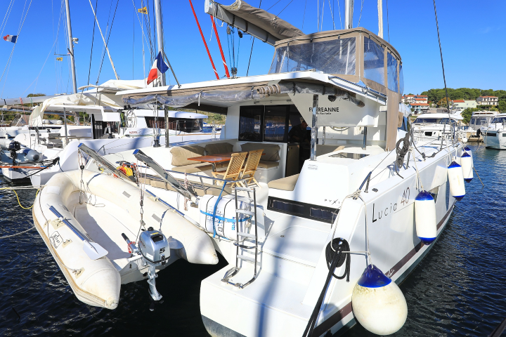 Lucia 40 - 