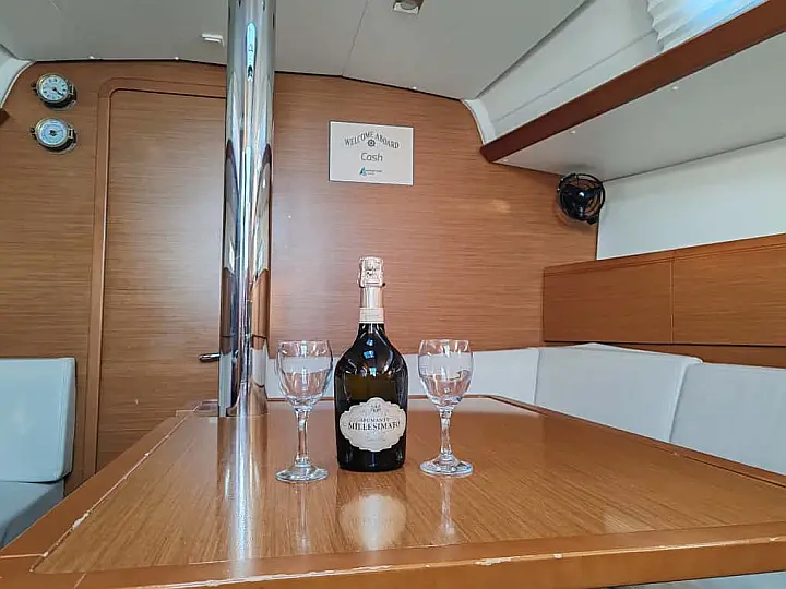 Sun Odyssey 389 - 