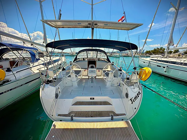 Bavaria Cruiser 46 - External image