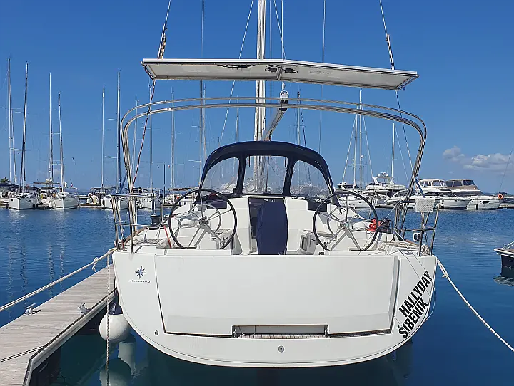 Sun Odyssey 449 - External image