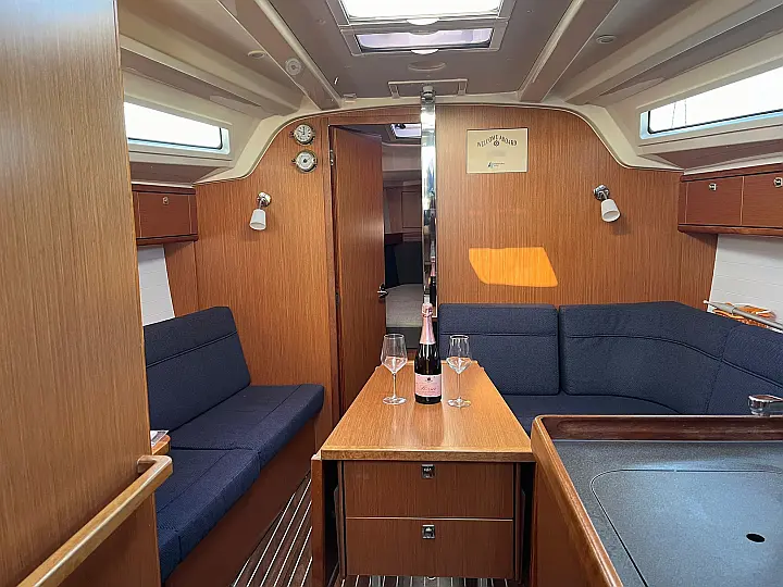 Bavaria Cruiser 37  - 