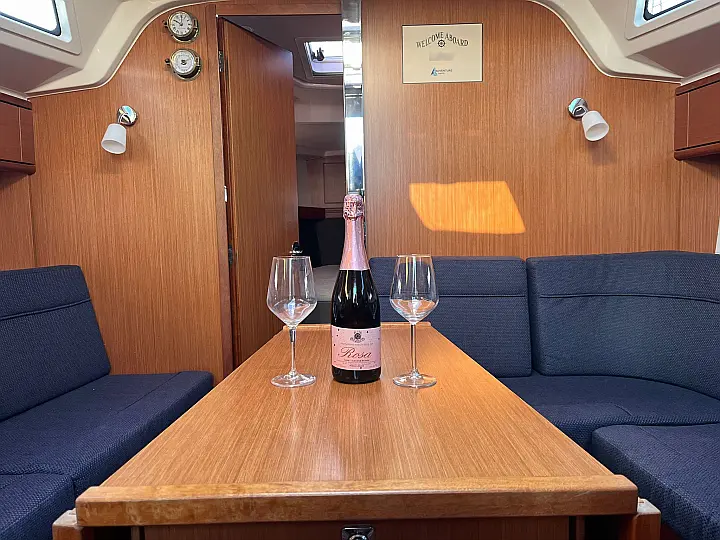 Bavaria Cruiser 37  - 