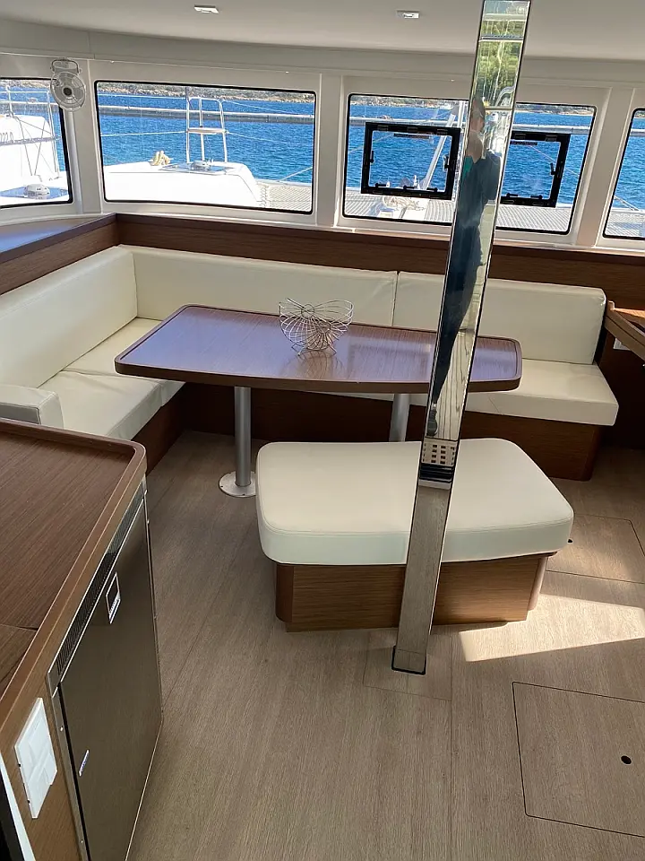Lagoon 42 - 