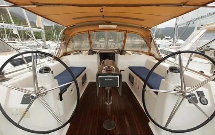 Dufour 450 GL - Cockpit