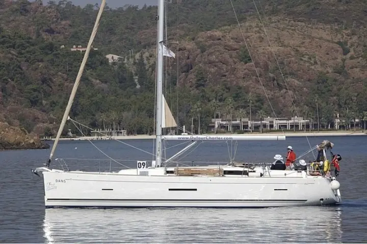 Dufour 450 GL - Sailing