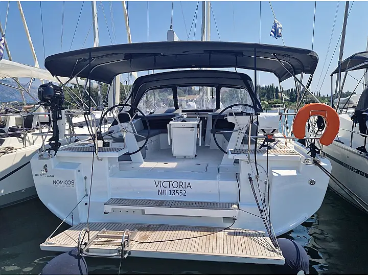 Oceanis 46.1 - External image