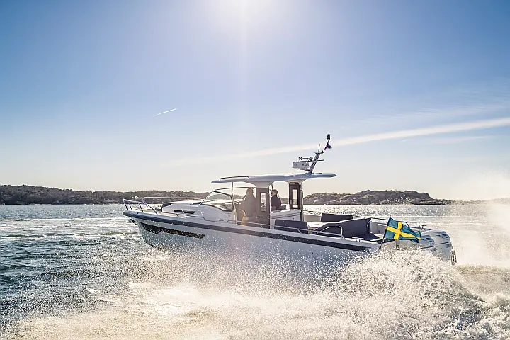 Nimbus Tender T11 - 